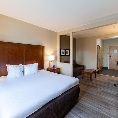 Sonesta Essential - Baton Rouge Airport Hotel Exterior photo