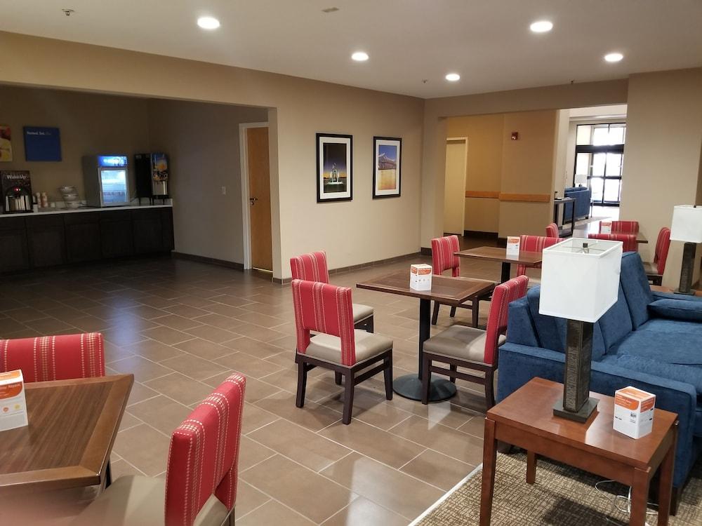 Sonesta Essential - Baton Rouge Airport Hotel Exterior photo