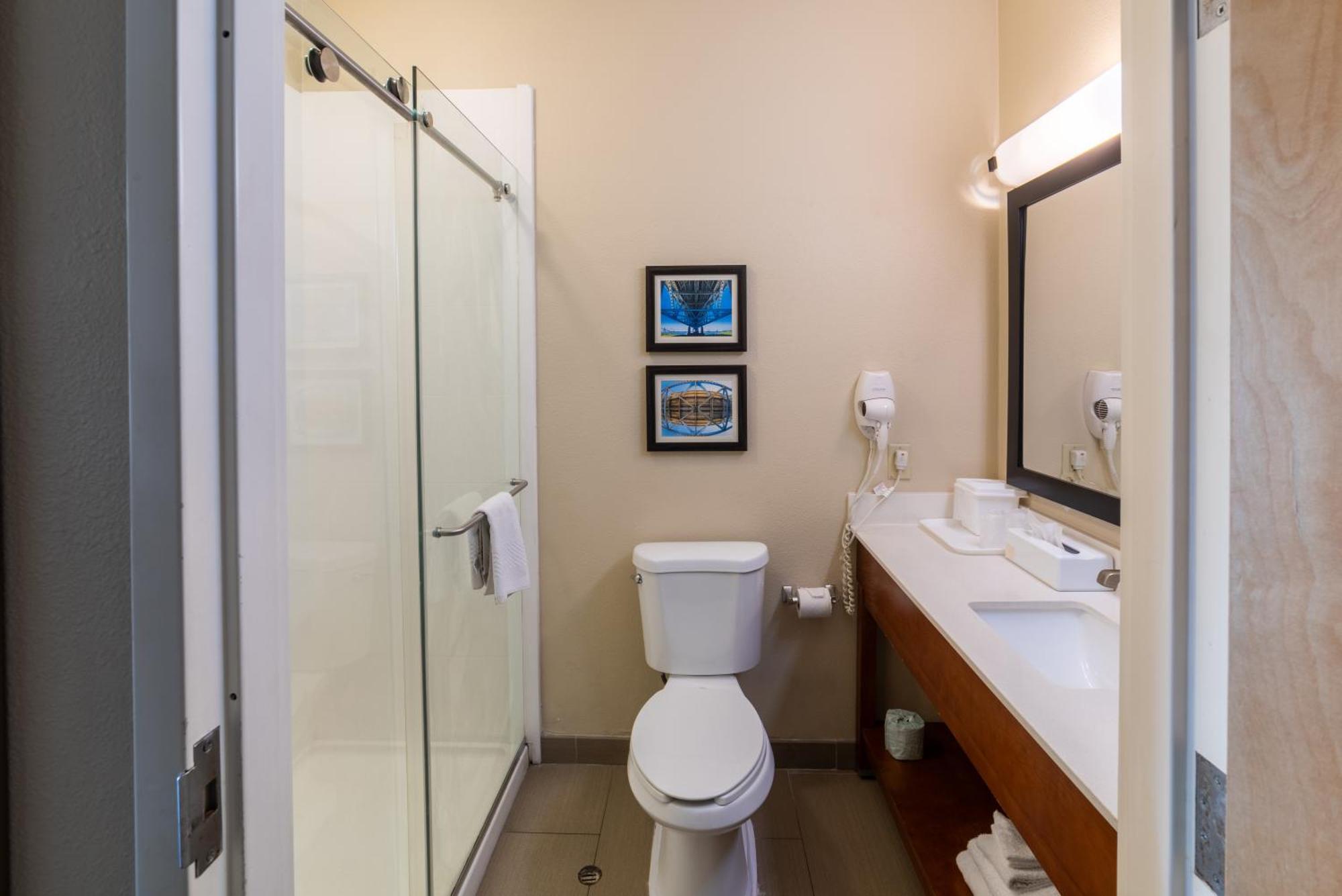 Sonesta Essential - Baton Rouge Airport Hotel Exterior photo