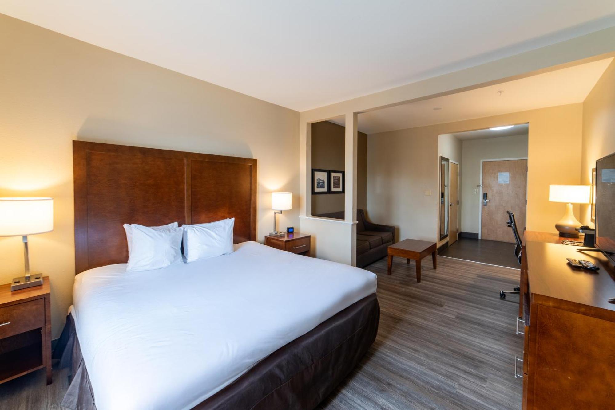Sonesta Essential - Baton Rouge Airport Hotel Exterior photo